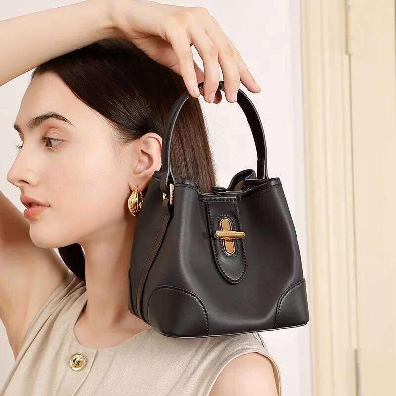 2025 New Super Popular Crossbody Genuine Leather Women's Bag, Light , Niche High-End Feeling, Capsule Bucket Bag
