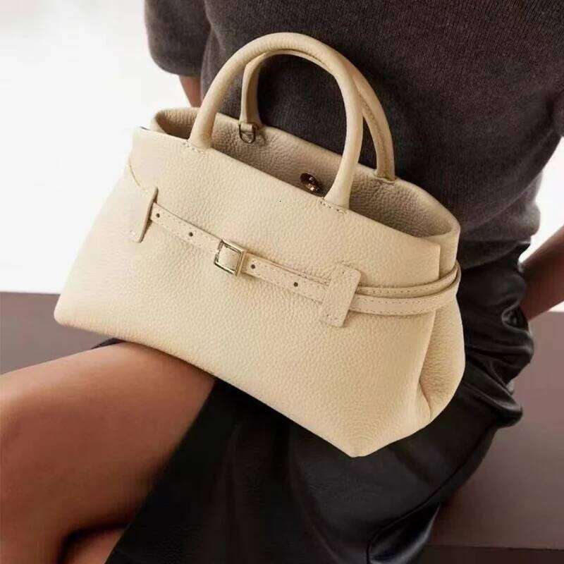 2025 Fashion New Retro Commuter Tote Bag, Simple Handheld Capacity Women's Large Lift Handbag