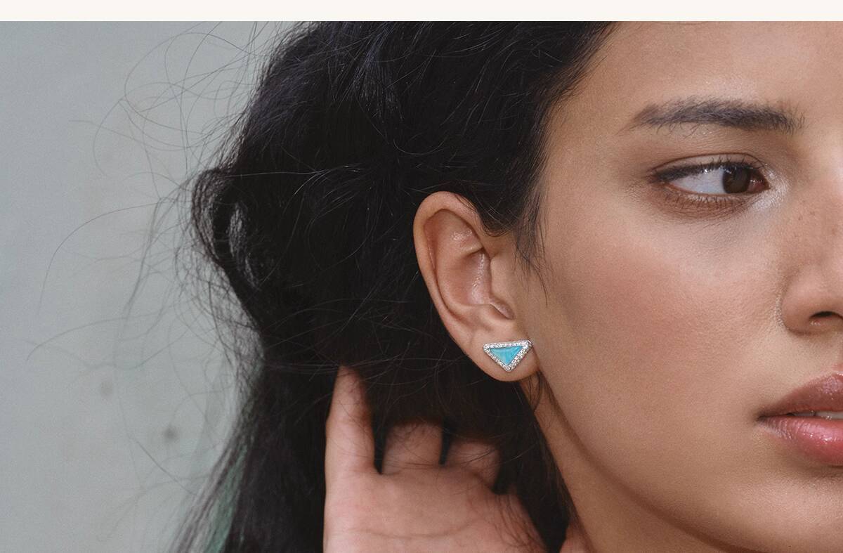 Earrings quality Delta Series Colorful Triangle Earrings For Women New White Shell Agate Klein Blue Ear Jewelry