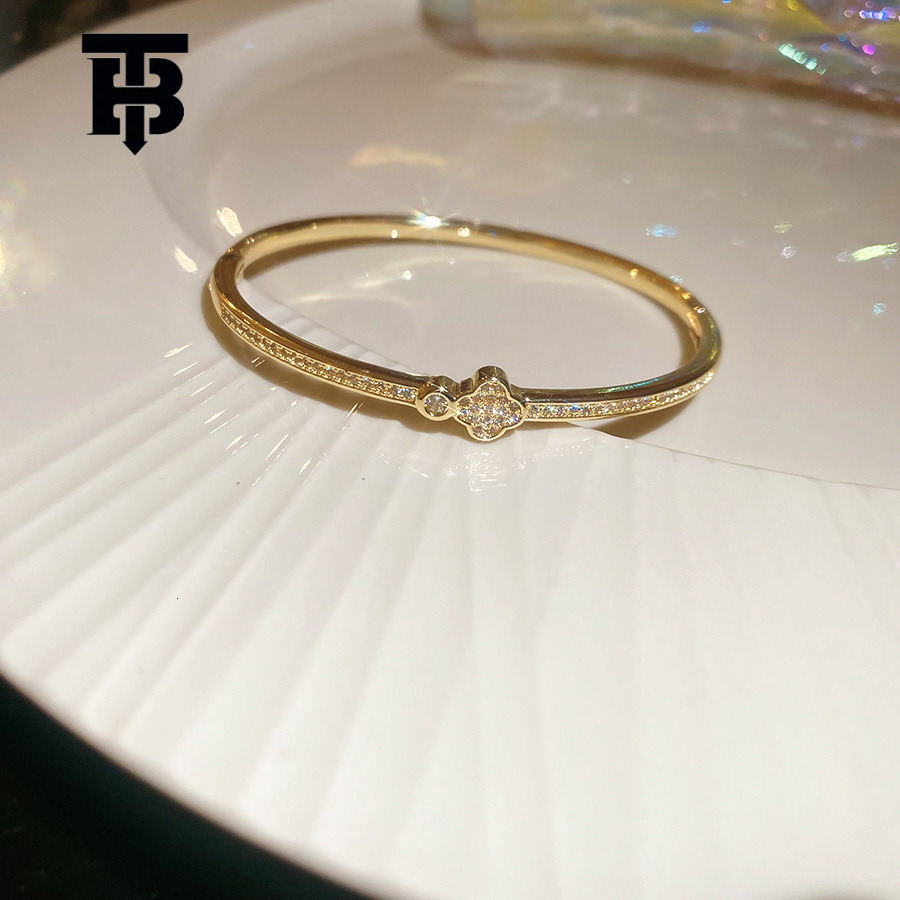 Free Shipping For New Designer Accessories 18K Real Gold Plated Zircon Snake Shape Open Bracelet Fashion Versatile Bangle Niche Design Sense Jewelry F