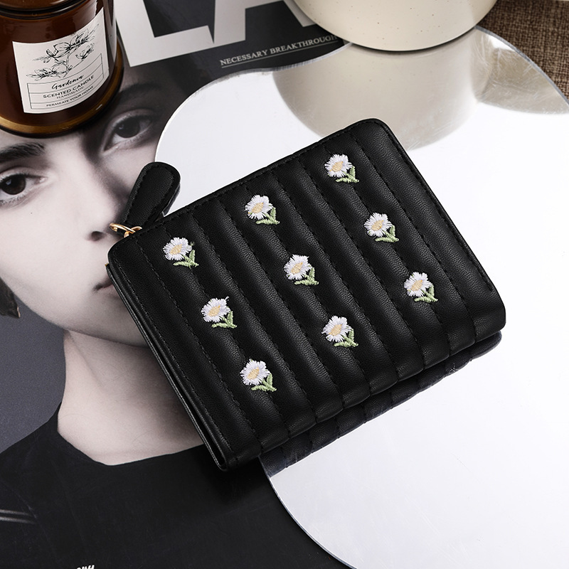 2025 autumn new cream small square Japanese style niche light luxury simple mini elegant women's short coin wallet card bag designer wallet