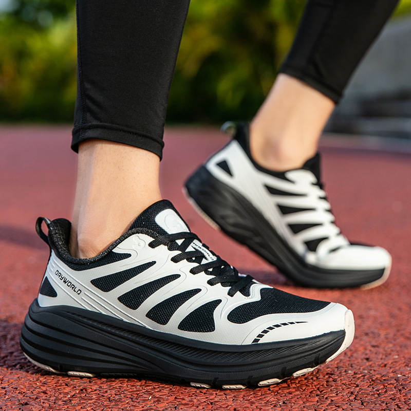 2025 lightweight breathable casual sports for men and women versatile trend couple running shoes
