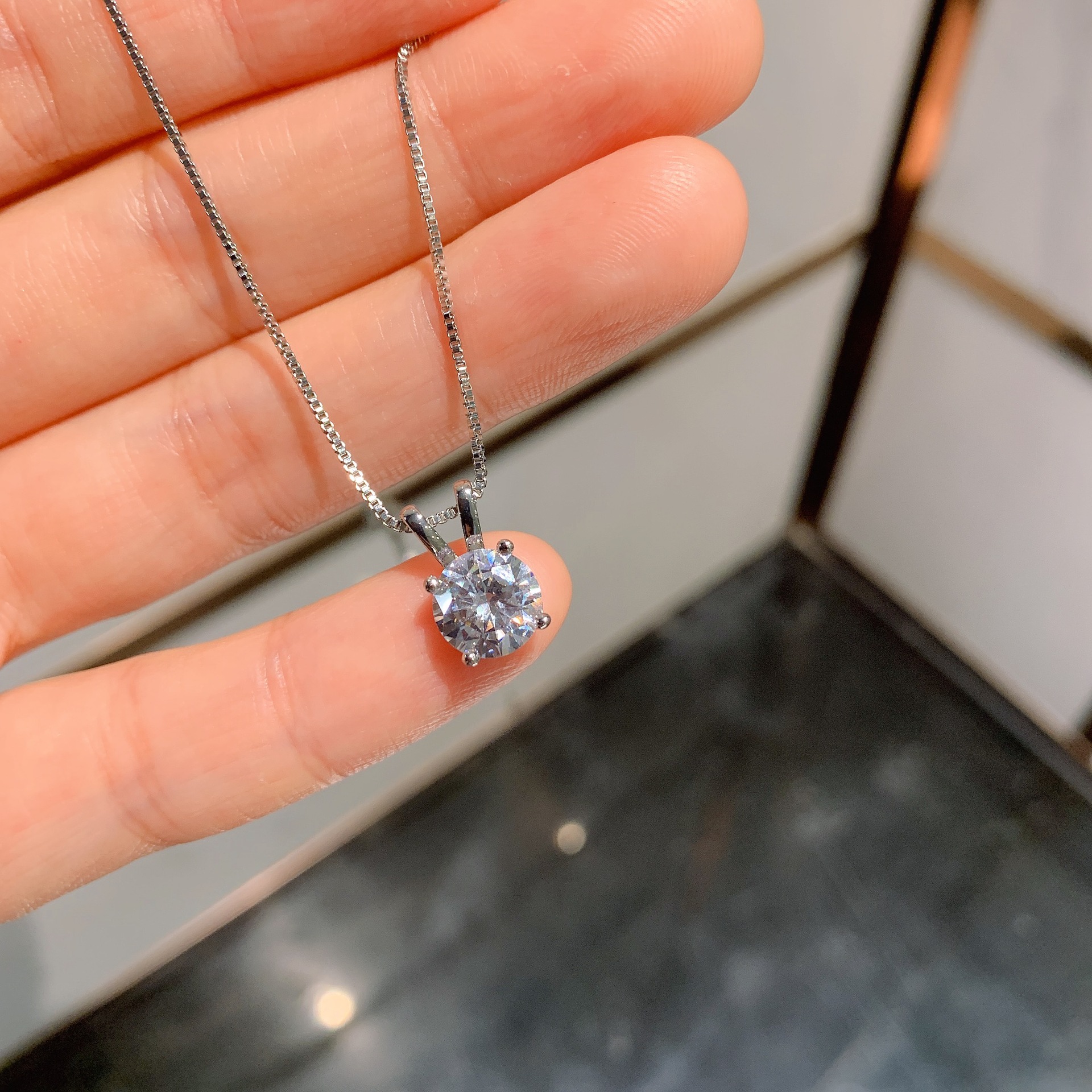 2025 hot-selling European and American popular fashion simulated diamond 8 hearts and 8 arrows 2-carat pendant