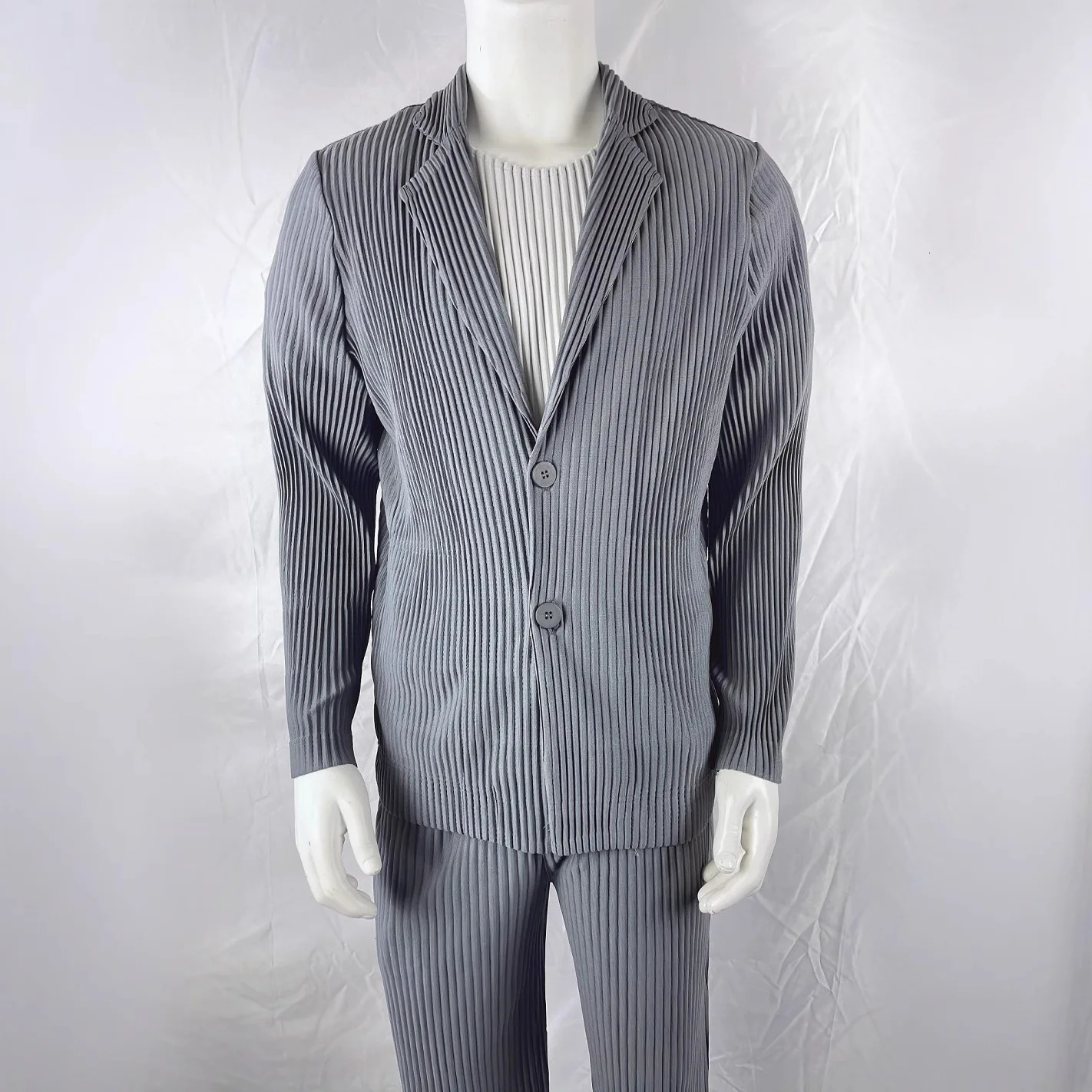 Miyake Spring Suit Long Sleeve Pleated Mens Jacket Lapel Solid Color Fashion Loose Plisse Casual Top 250829