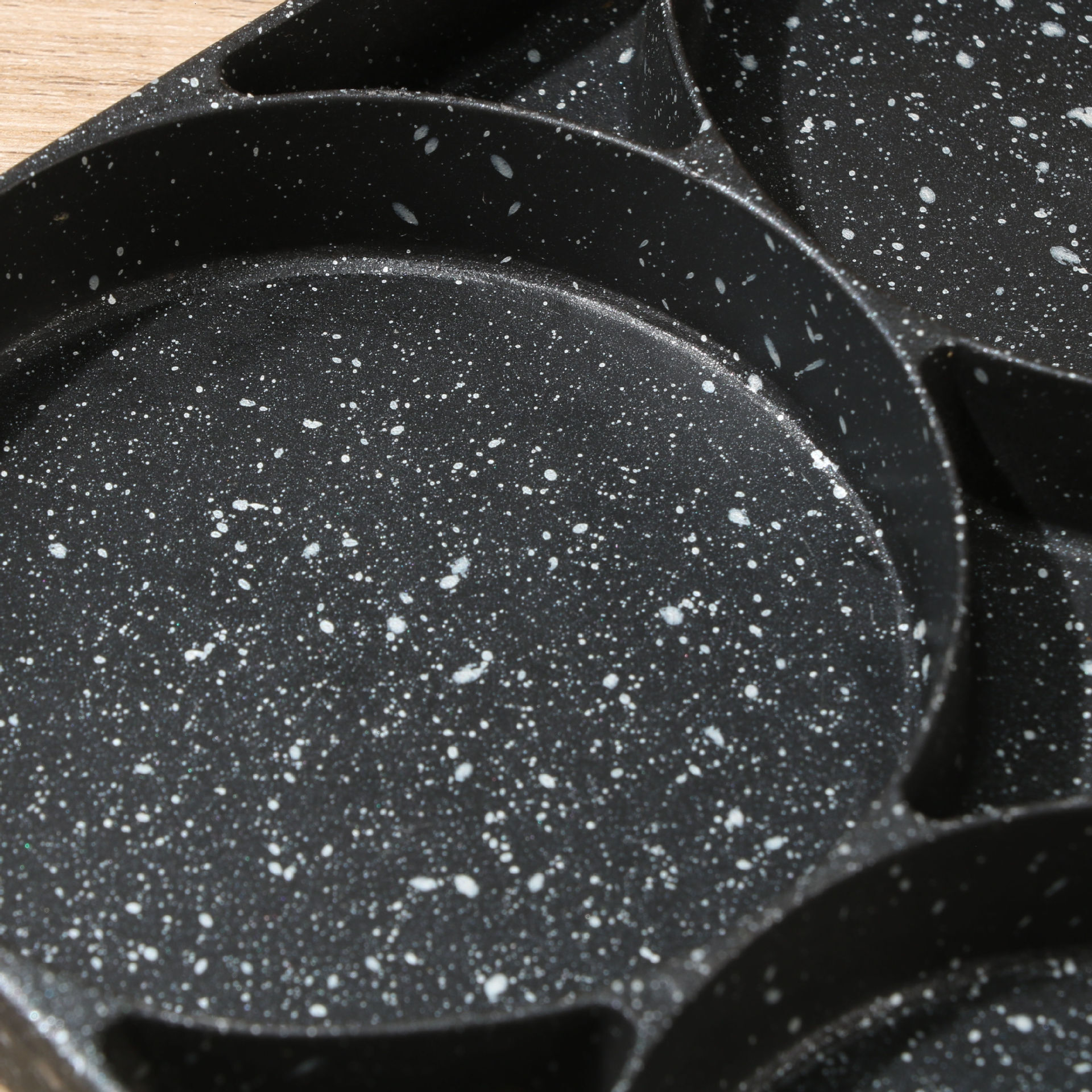 Household Aluminum Alloy Four-Hole Frying Multi-Hole Maifan Stone Non-Stick with Non-Slip Handle Breakfast Egg Pan