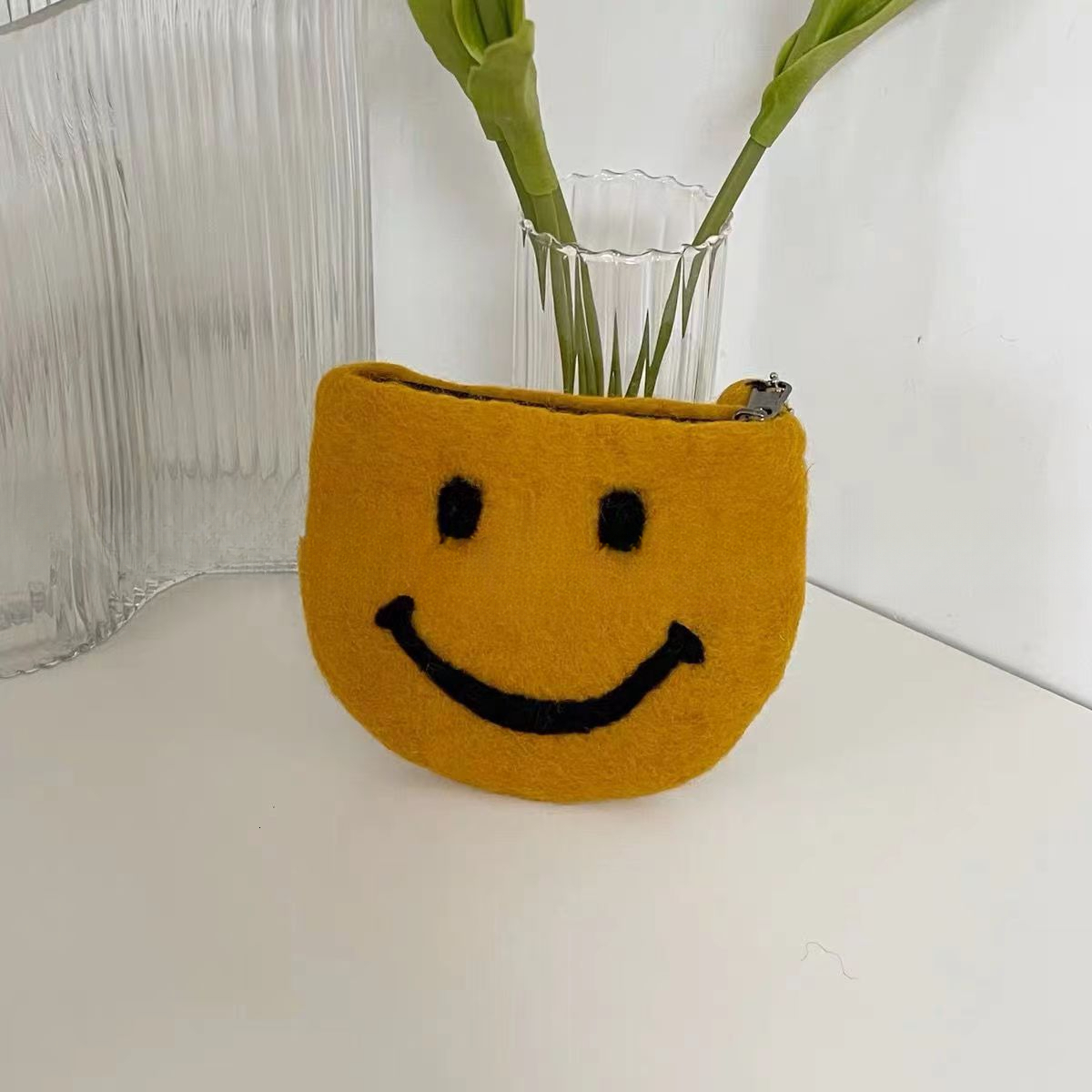 2025 Autumn New Korean Edition Light Luxury mini Wool Felt with a Smiling Face, Small and Exquisite Design, Handmade Cute Key Bag, Designer Wallet