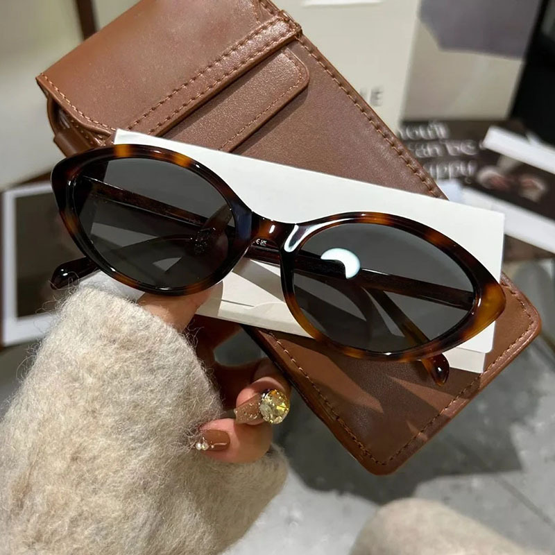 2025 Korean Style Cat Eye Sunglasses Retro Fashion Sunglasses for Women with UV Protection