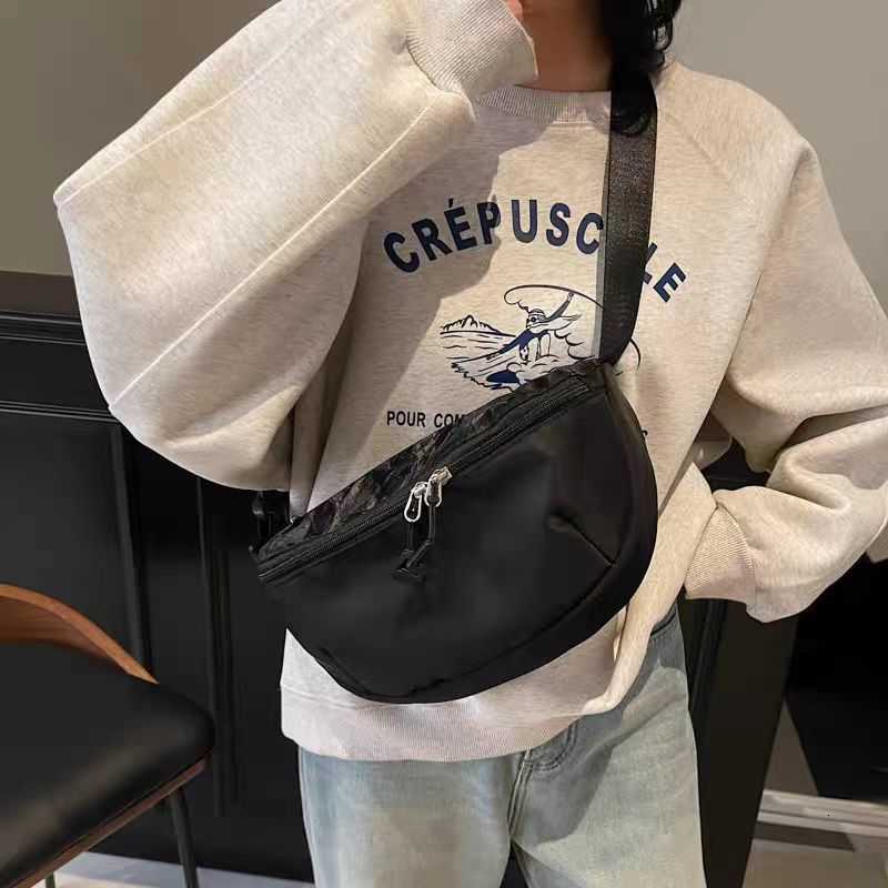 Backpack women's cross-body bag 2025 new model, large capacity, niche and versatile, fashionable bag, casual waist bag, dumpling bag Z250407