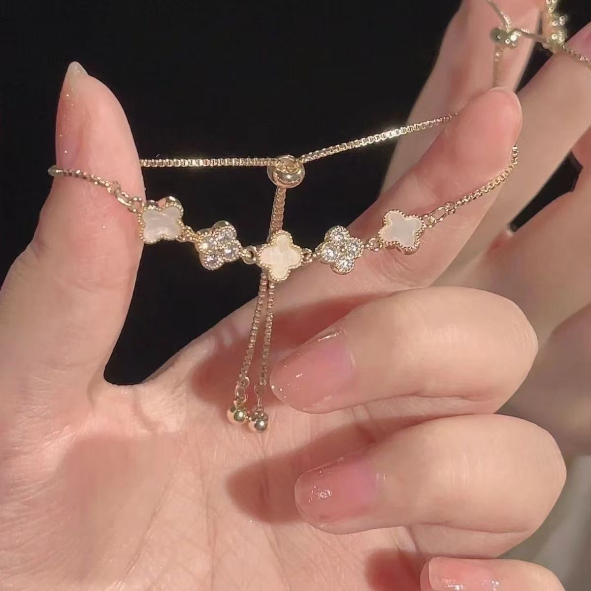 Lucky Four-Leaf Clover Champagne Gold for Women, Light Fashion Imitation Mother-of-Pearl Resin Adjustable Pull Bracelet - view 3