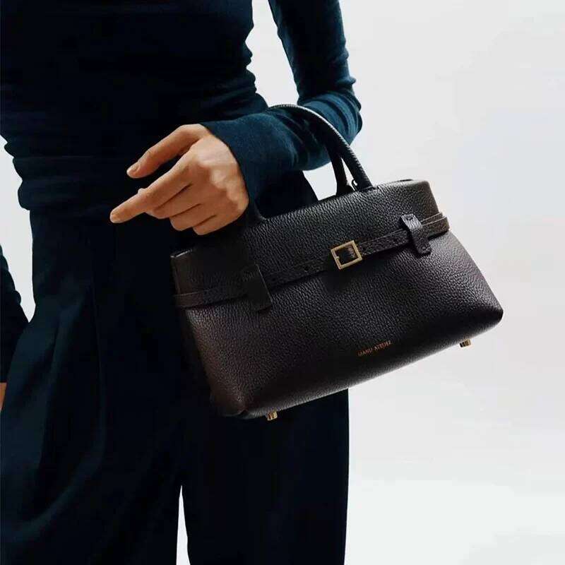 2025 Fashion New Retro Commuter Tote Bag, Simple Handheld Capacity Women's Large Lift Handbag