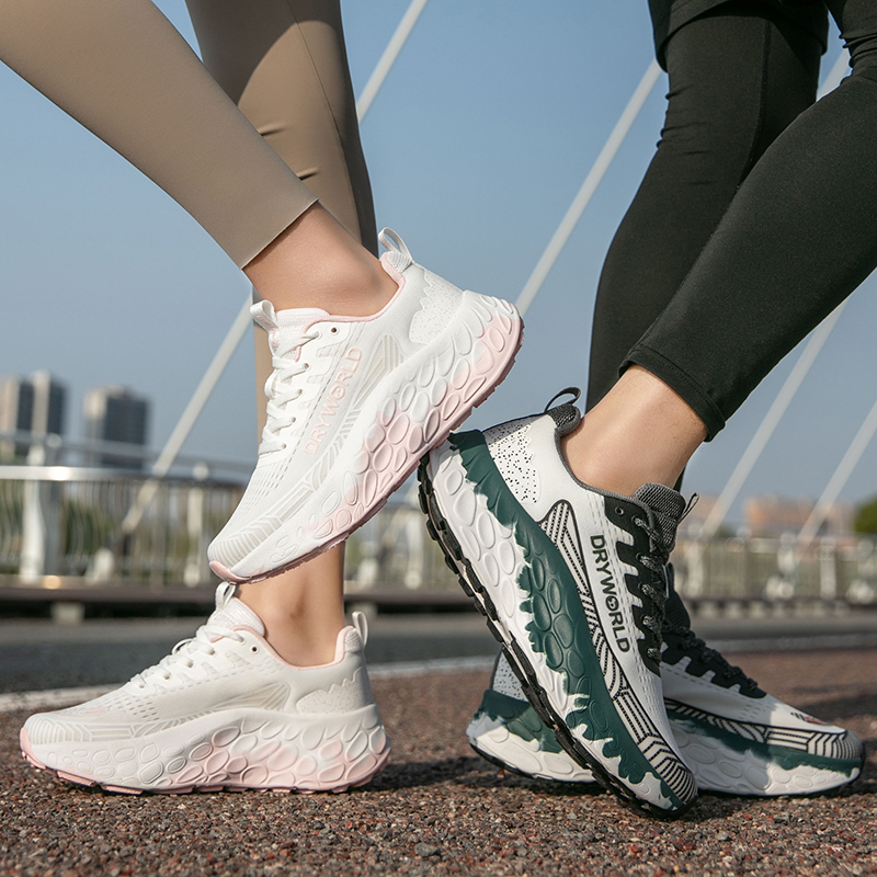 2025 Professional outdoor trail running breathable wear-resistant mountaineering shoes for men and women