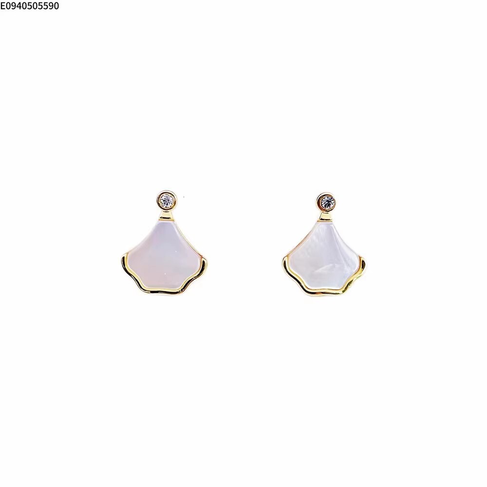 Earrings quality Jewelry Natural Shell Mini Skirt For Women S925 Sterling Silver Needle Light entry lux High-End Elegant Earrings Real Gold Plated