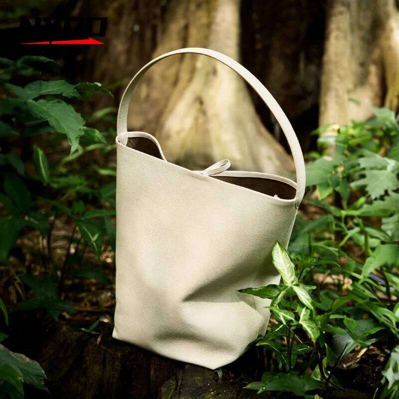 Classic Cowhide Water Bucket Bags For Women Lychee Patterned Shoulder Women's Commuting Bag Large Capacity Handbags