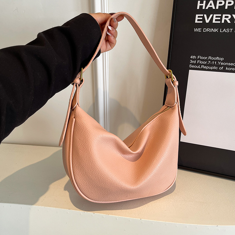 QiMeiGui new soft leather crossbody bag - versatile for daily wear, suitable for both casual and formal occasions.