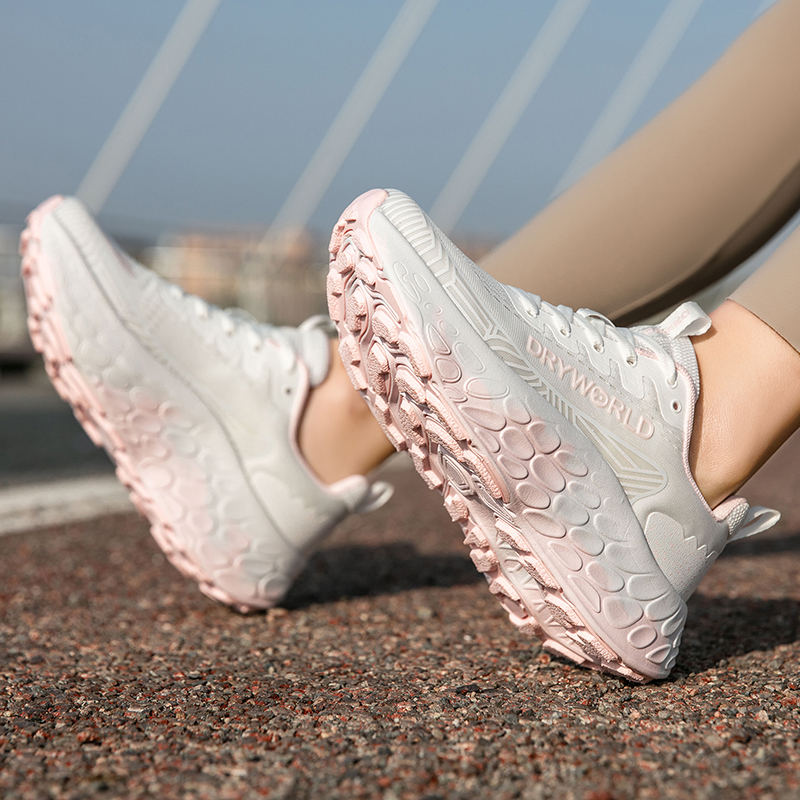2025 Professional outdoor trail running breathable wear-resistant mountaineering shoes for men and women