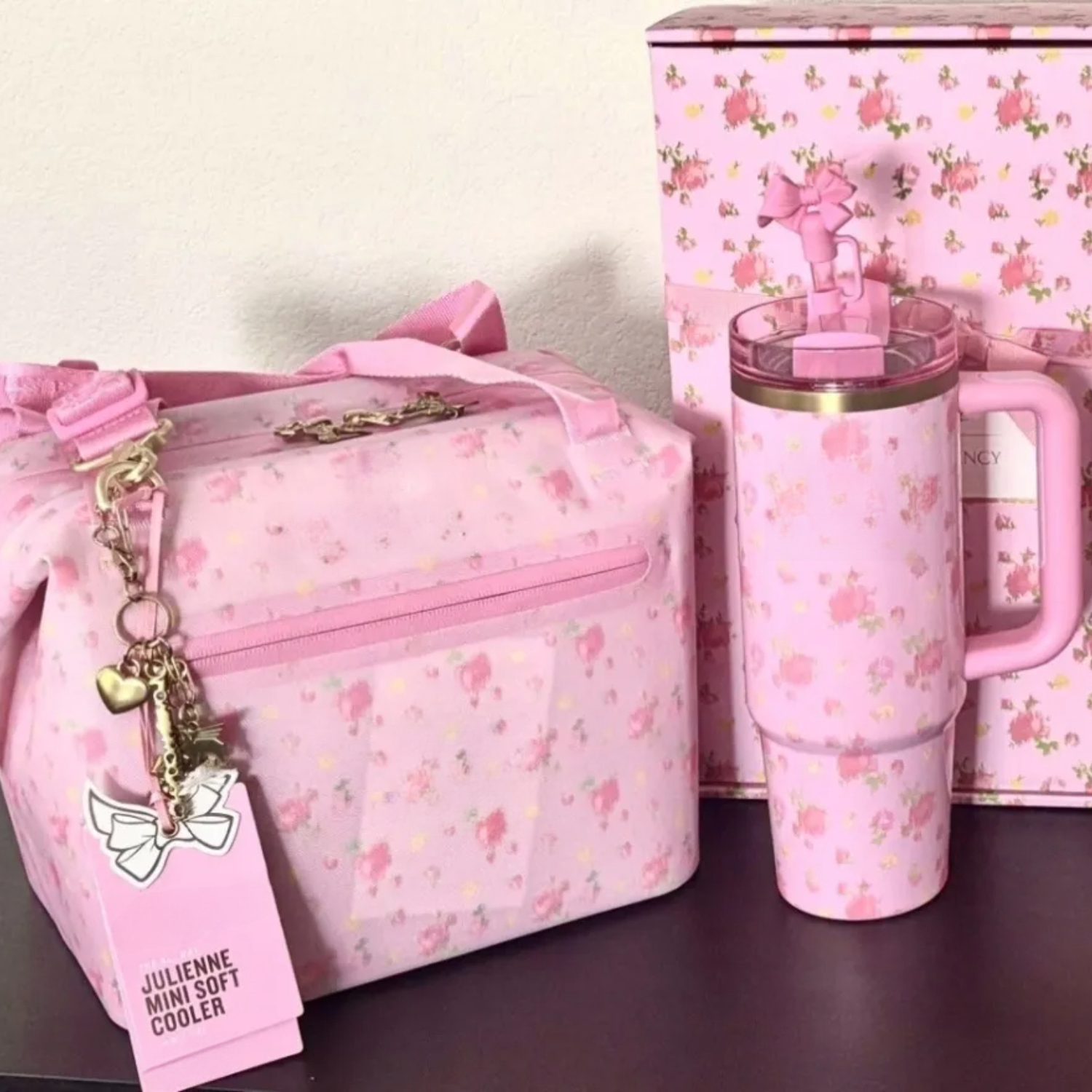 Ship From USA 40oz Water Bottles Tumbler Love Shack Fancy Ibiza Sunset Limited Edition All Day Julienne Mini Soft Cooler Bag Lunch Bag Boxes