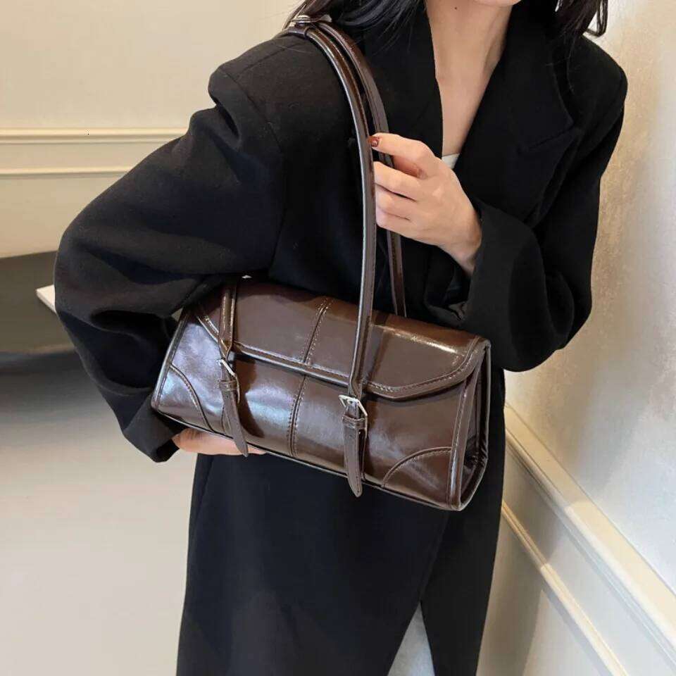 High-End Oil Wax Leather Underarm Elegant Women's Magnetic Buckle Shoulder Bag Commuter Versatile Ladies Casual Tote Bags