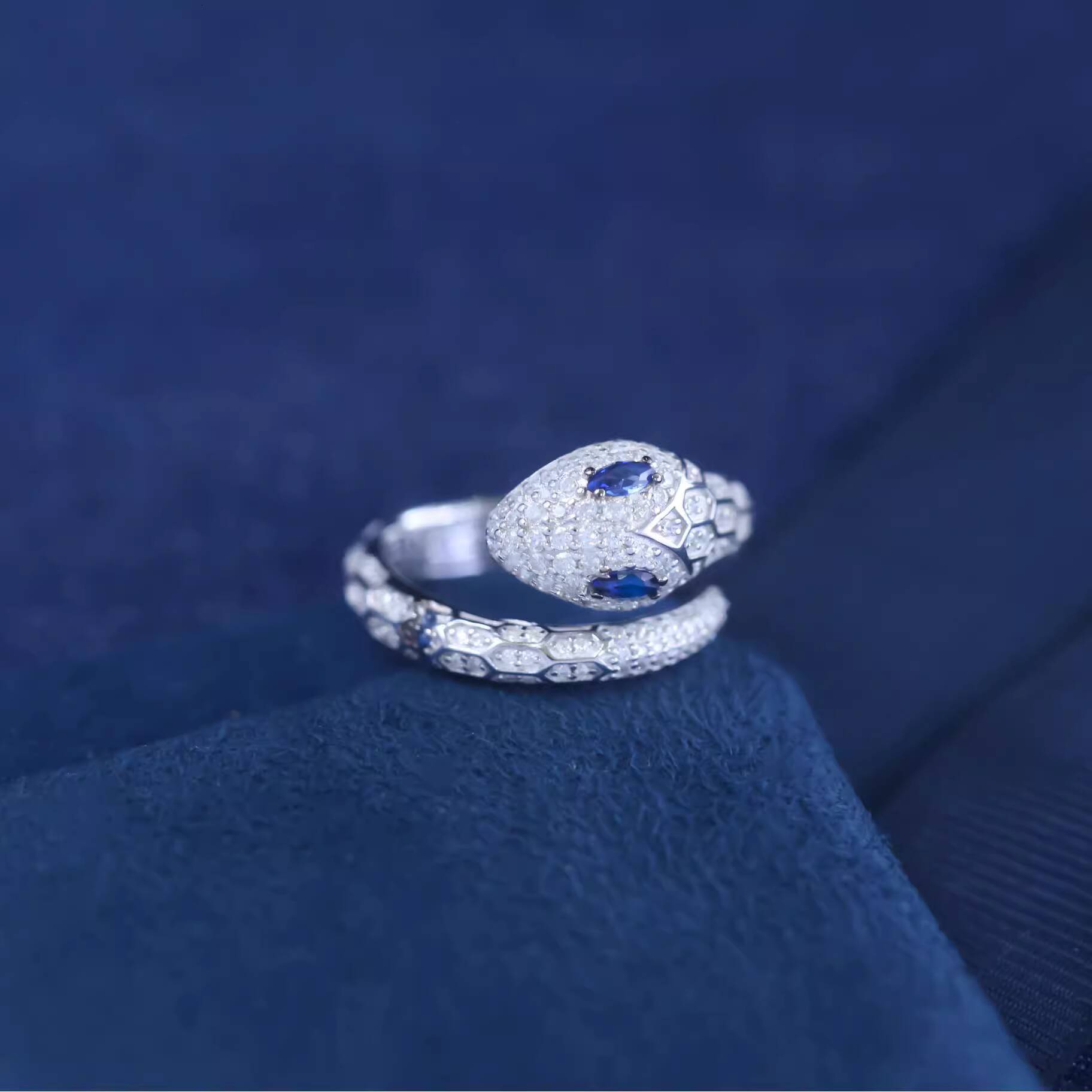 Designer Jewelry European And American S925 Sterling Silver Full Diamond Green Eye Pink Snake Shape High-End Index Finger Ring