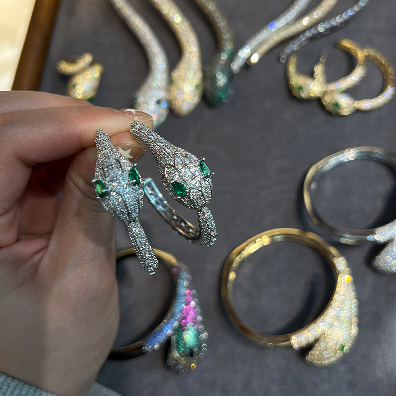 Luxury Brand Designer Jewelry Magazine Style Treasure Series Spirit Snake High-End Heavy Jewelry Set French Fashion Show Zircon Inlaid Rhodium Plated 