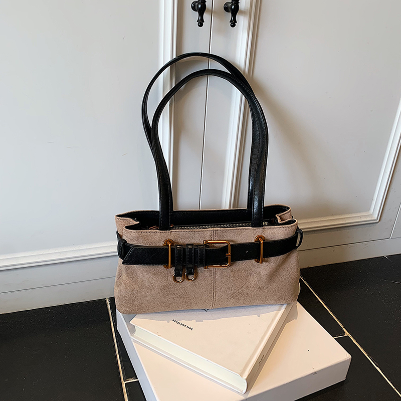 2025 fashionable and casual versatile single shoulder crossbody carrying solid color commuting women's versatile large capacity women's hand