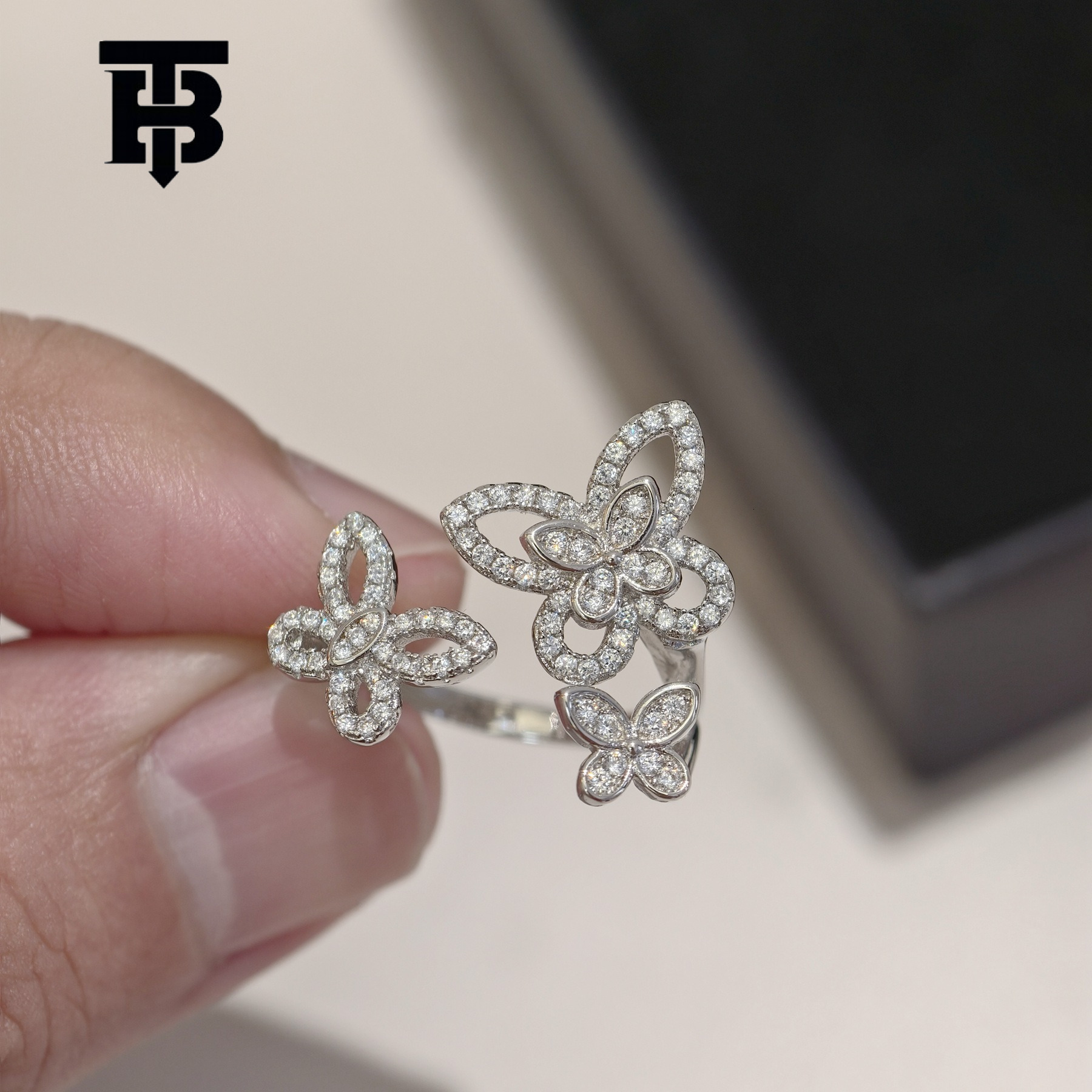 Free Shipping For New Designer Accessories Phantom Butterfly Ring Open Female Index Finger Full Diamond Niche Design Fairy Exquisite Versatile