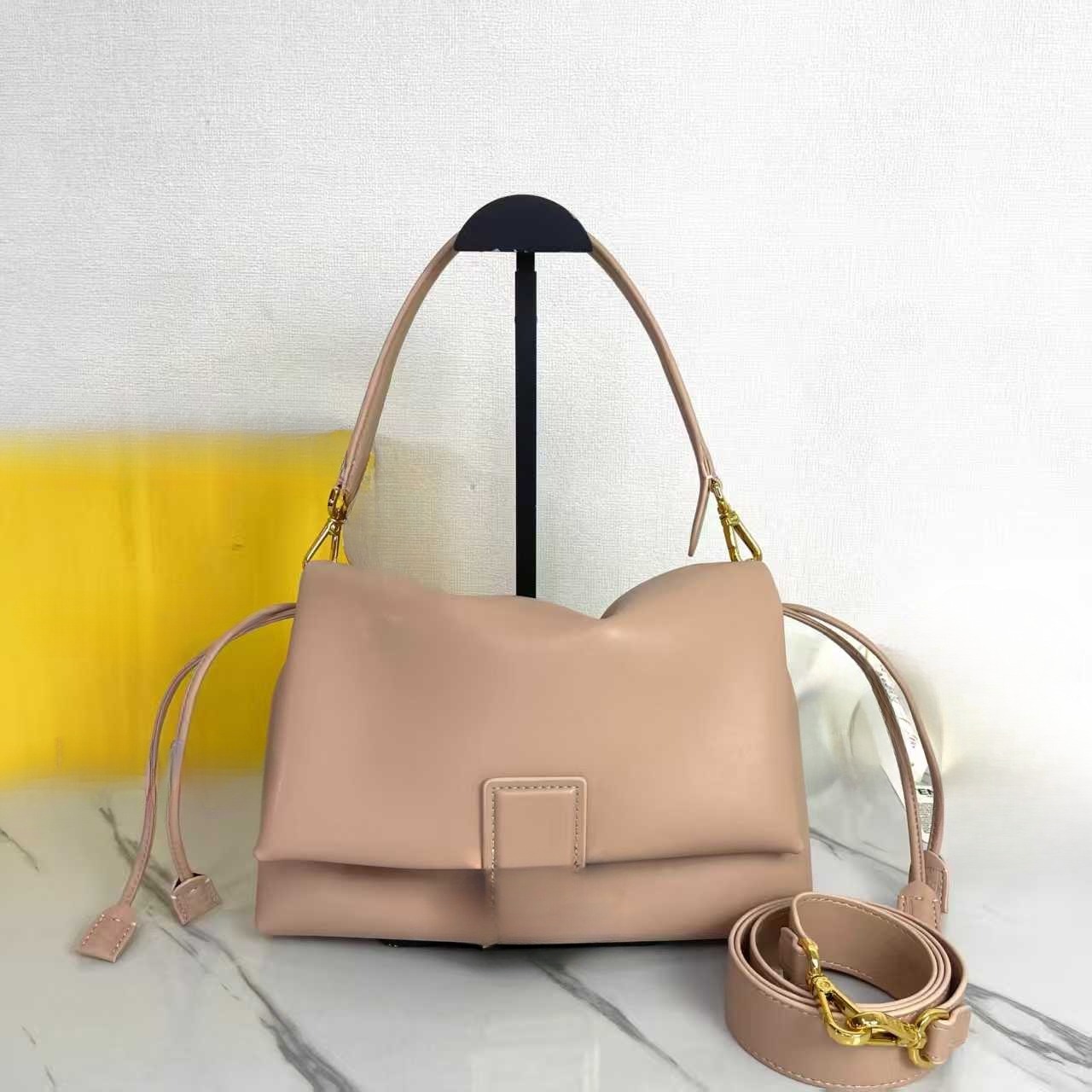 Real Leather Shoulder Bags Designer Baguette Quality Luxury Soft Totes Crossbody Bag New Ladies Handbag Purse Fashion Clutch String Closure Wide Shoulder Belt 3337