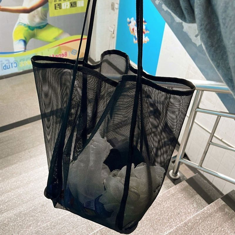 2025 autumn new niche style transparent mesh simple shoulder bag fashionable, lightweight, large bag capacity beach bag designer canvas bag