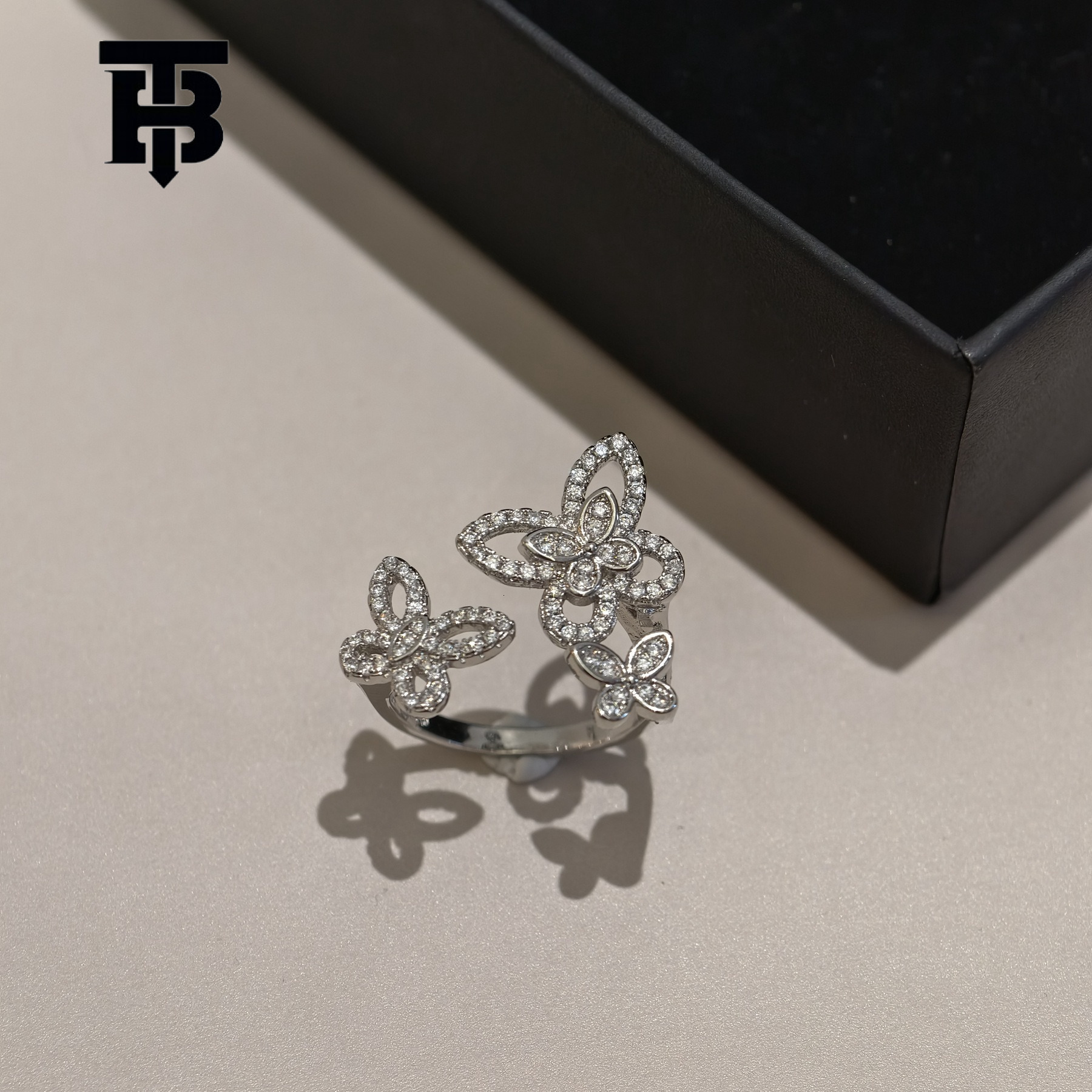 Free Shipping For New Designer Accessories Phantom Butterfly Ring Open Female Index Finger Full Diamond Niche Design Fairy Exquisite Versatile