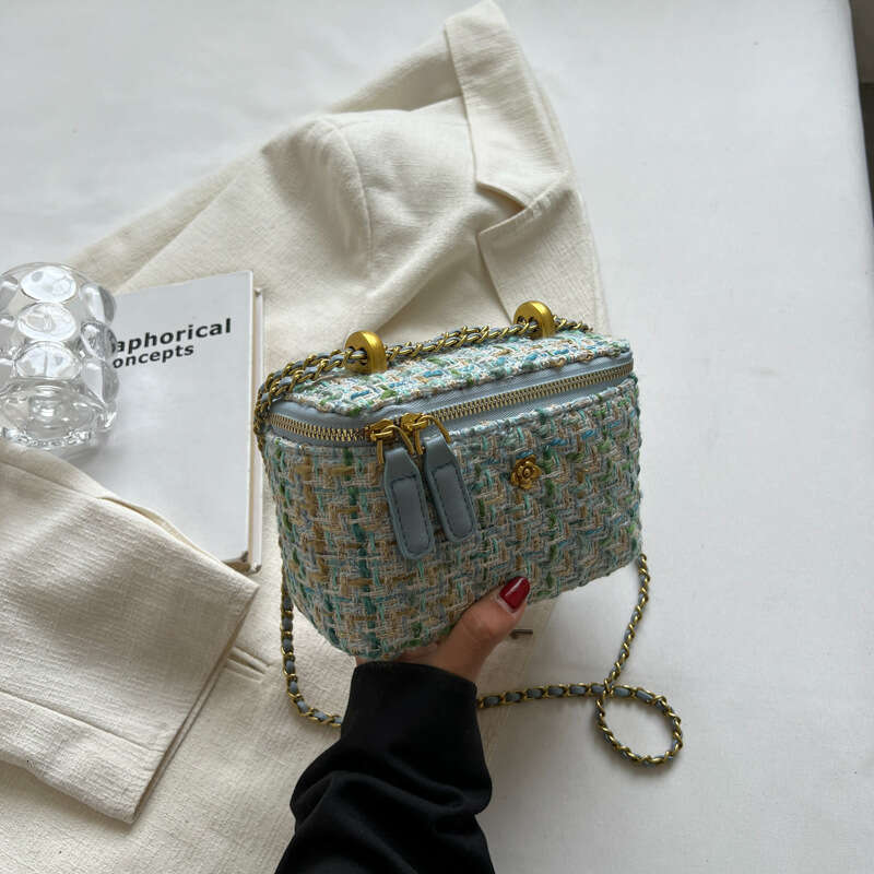 Designer Bag Luxury Bag 2025 New Woolen Stylish Shoulder Bag Small Chain Box Women's Crossbody Fashion Single Shoulder Velvet Trend