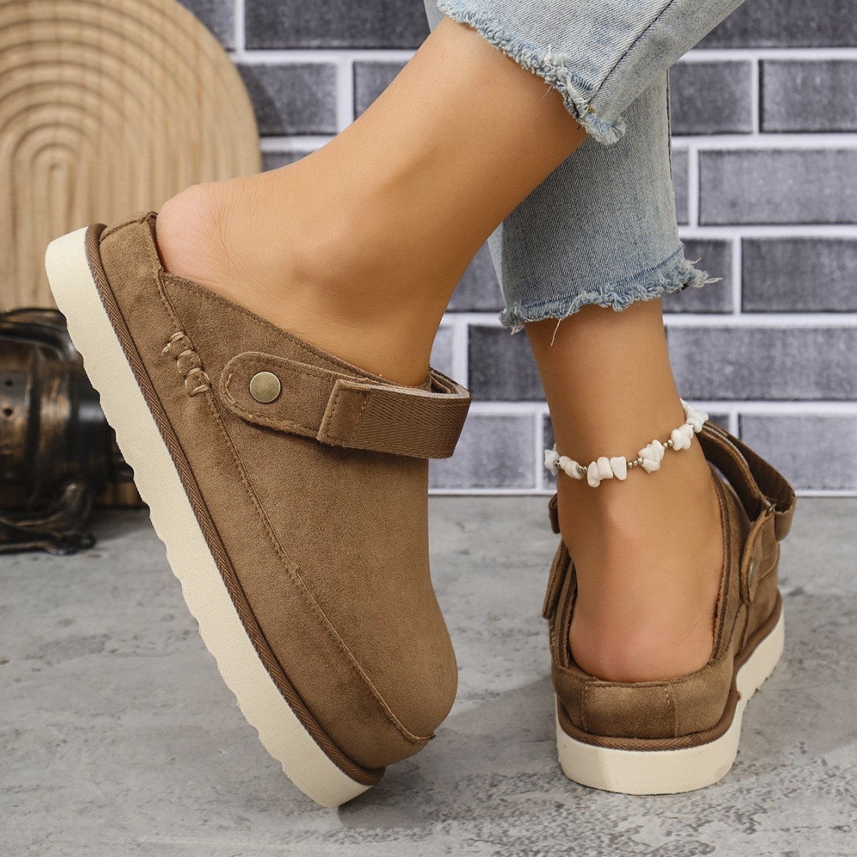Designer Slippers 25 Autumn Export plus-size Slippers for Women, European and American fashion, Versatile, thick-soled cowhide fleece slippers Free sh