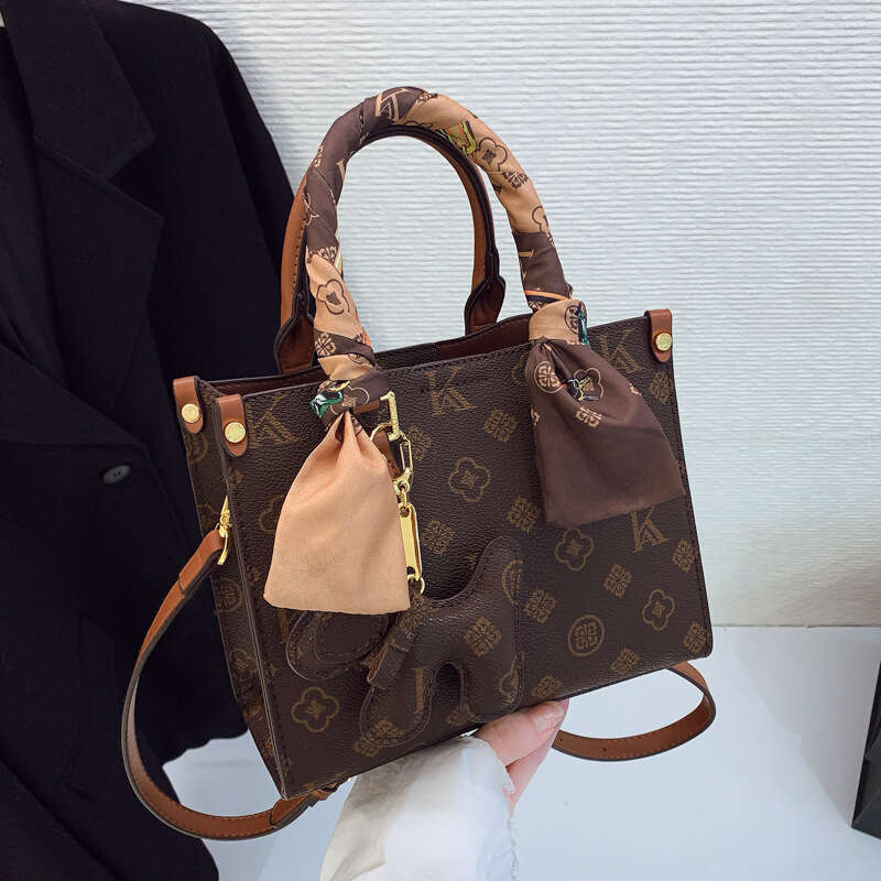 Designer Bag Luxury Handbag for Women 2025 New Commuter Small Square Handheld Fashion Versatile Shoulder Crossbody Bag