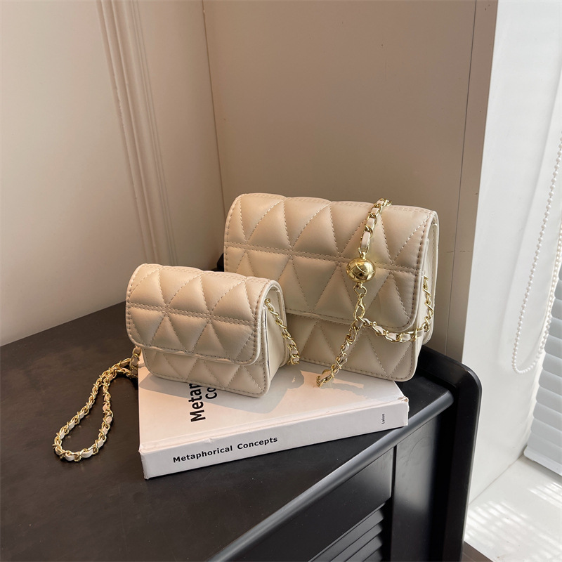Free delivery designer bags Large capacity tote bag women retro armpit bag commuting handbag shoulder bag Convenient