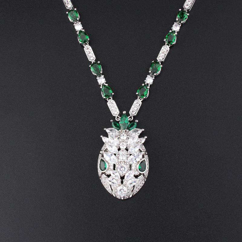 Luxury Brand Designer Jewelry European And American Retro Small Luxury Snake Head Set Micro Inlaid Zircon Mixed Color Necklace Women's New Year P