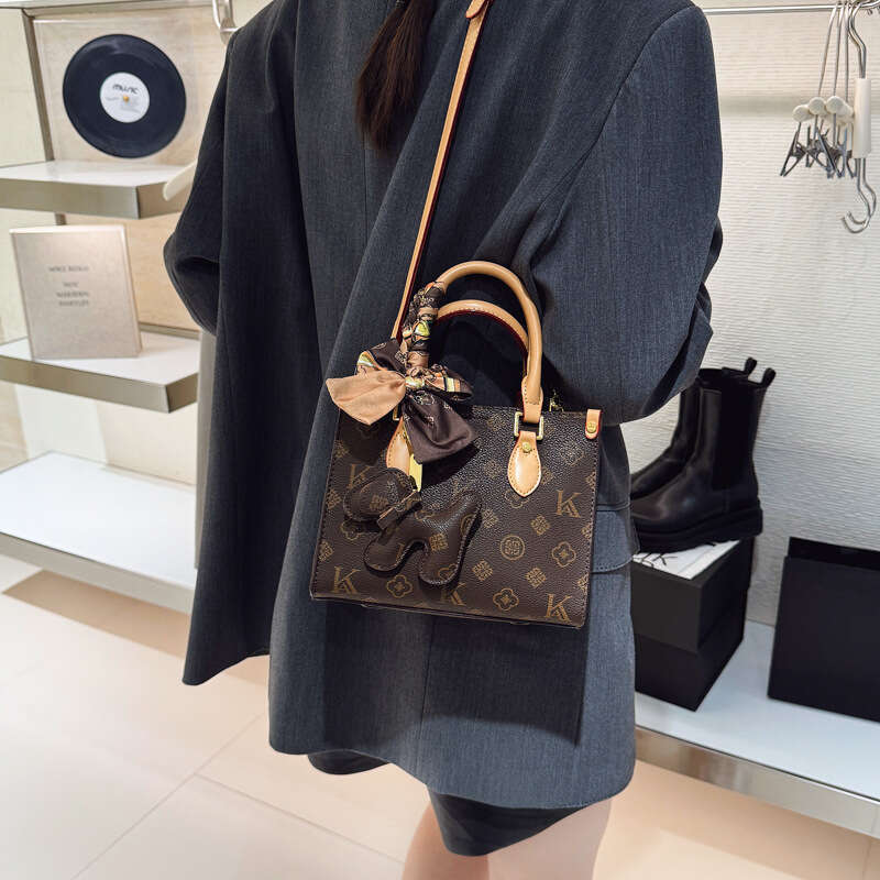 Best Seller Designer Bag Designer Handbag For Women 2025 New Commuter Small Square Handheld Fashion Versatile Shoulder Cssbody Bag