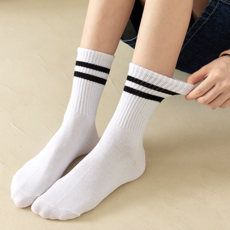 11cm Designer Yoga Socks Womens Half-Crew Throwback Sock Cotton Medium Tube Sports Socks Four Seasons Fit Comfy Cushioning Classic Sock Stretchy Sweat-wicking Socks