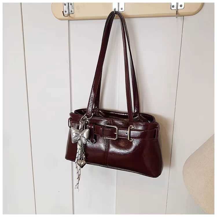 handbag for commuting, suitable for spring and summer 2025. New trendy and fashionable crossbody bag Z250324