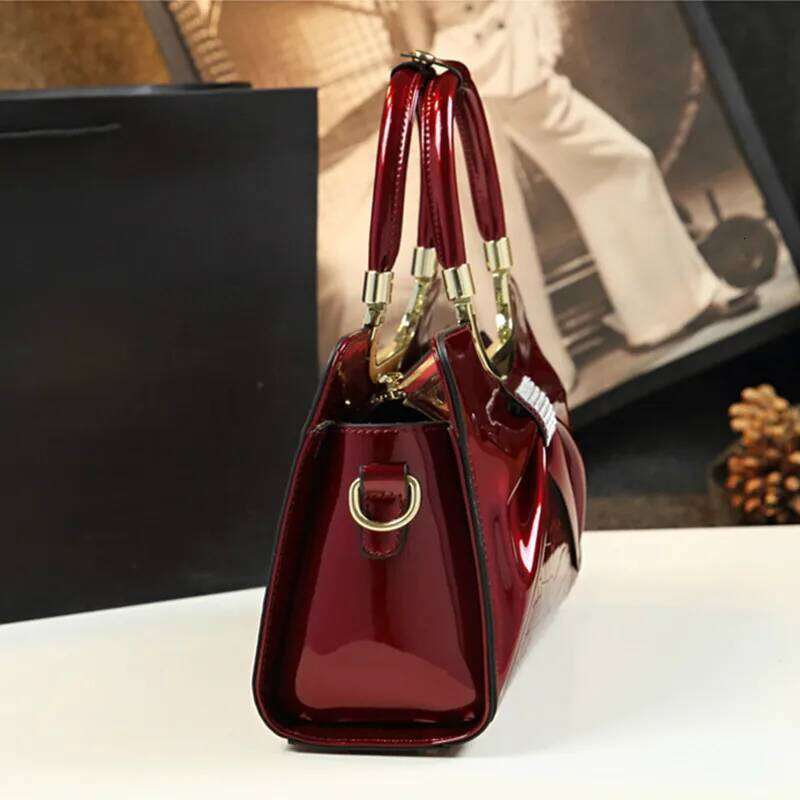 2024 Women Designer Glossy Leather Evening Handbags Ladies Casual Crossbody Shoulder Bag Fashion Dia Bow Tie Totes