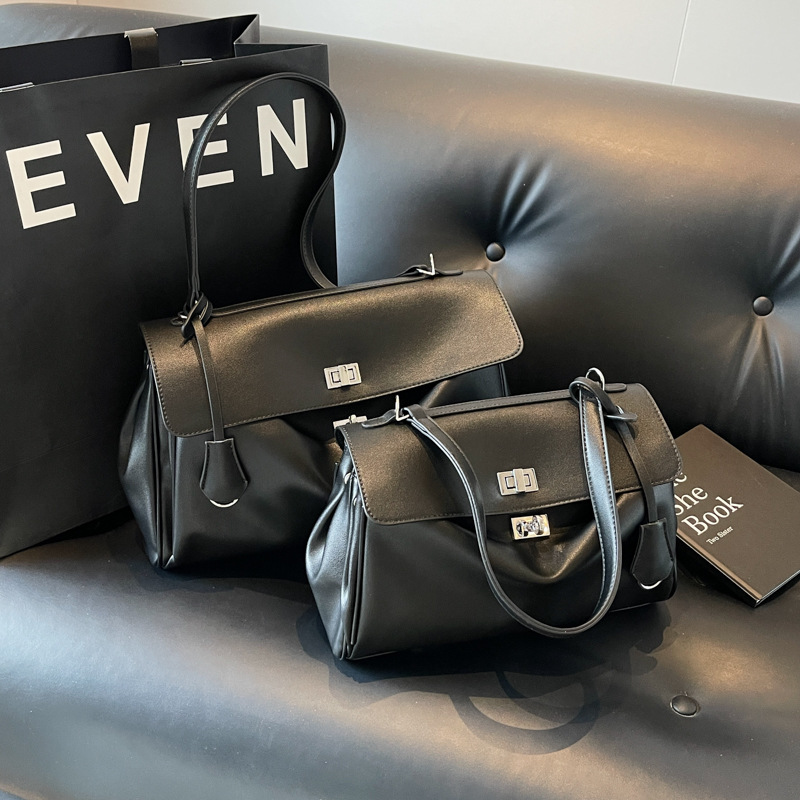 Free delivery designer bags Large capacity tote bag women retro armpit bag commuting handbag shoulder bag Practical