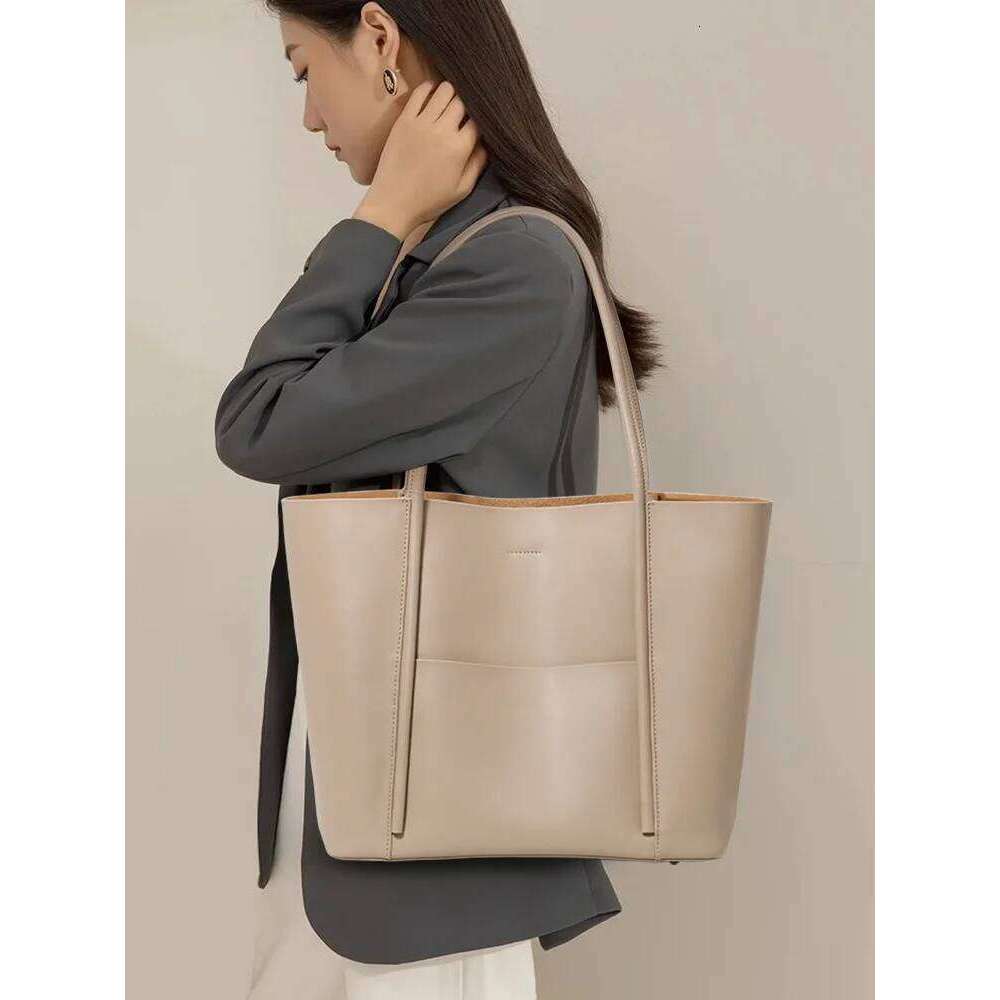 Large-Capacity Genuine Leather Summer And Spring Casual High-End Style Large Handbag