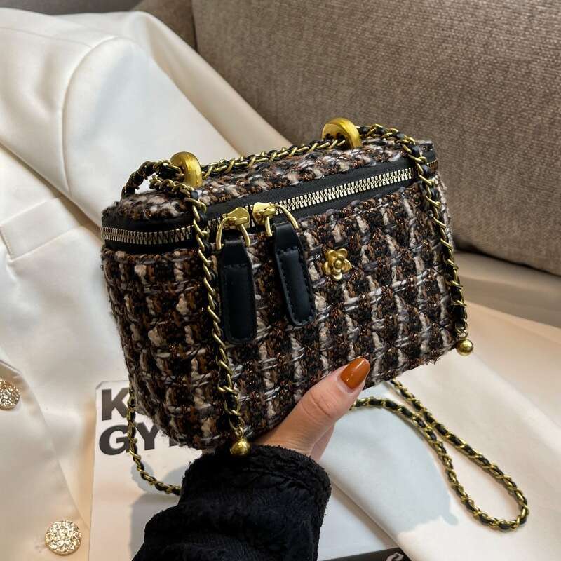 Designer Bag Luxury Bag 2025 New Woolen Stylish Shoulder Bag Small Chain Box Women's Crossbody Fashion Single Shoulder Velvet Trend