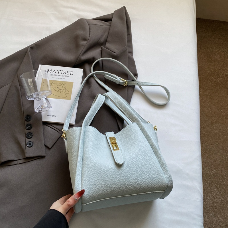 2025 New Vintage Fashion Bucket Bag For Women Autumn And Winter Luxury Bagdesigner Free Shipping High-end Niche Crossbody Bag