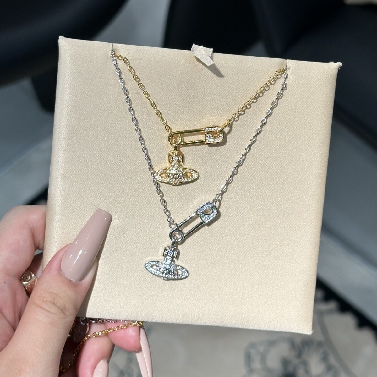 Luxury Brand Designer Jewelry European And American Fashion Micro Inlaid Full Diamond Saturn P Titanium Steel Necklace For Women Niche Style Design Se