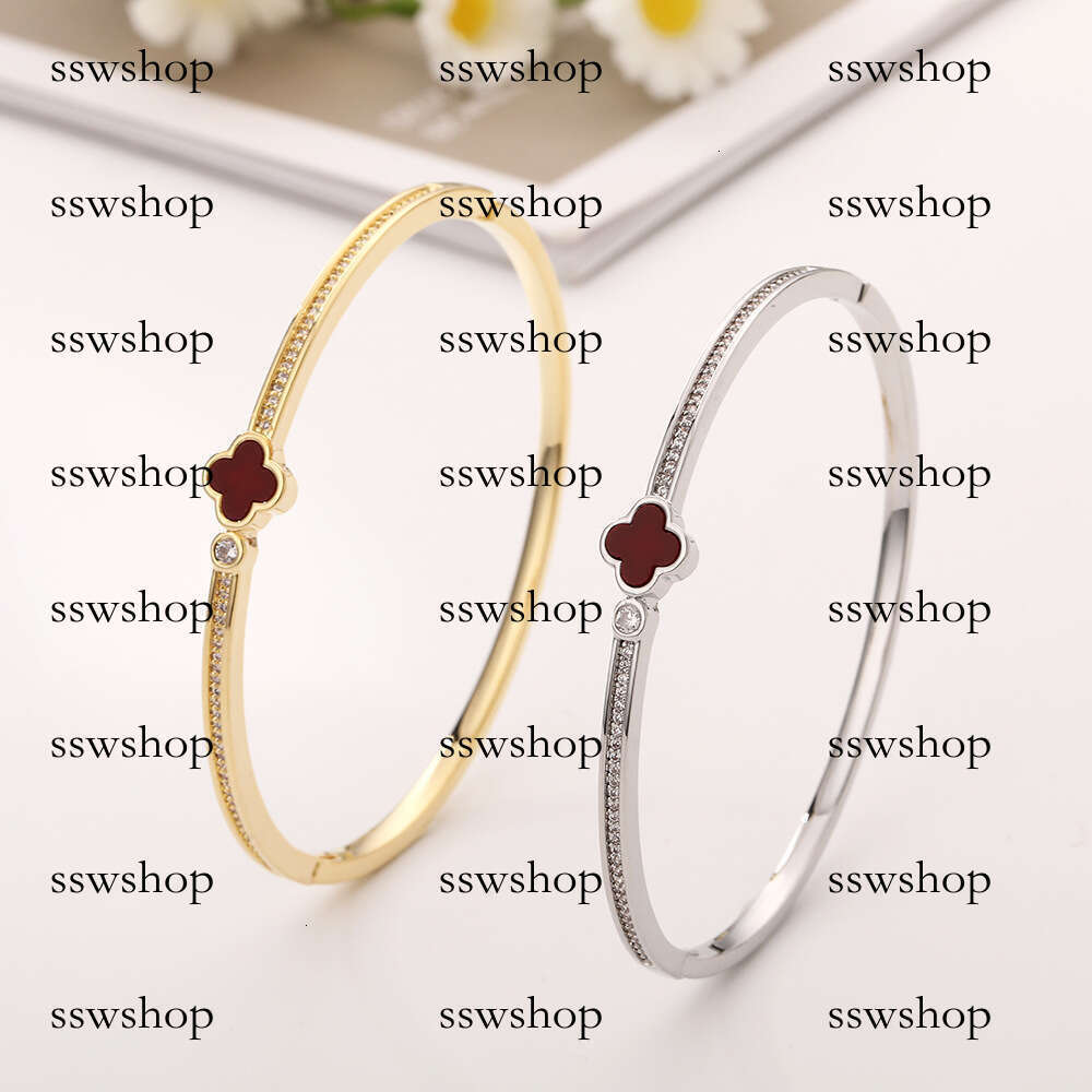 Korean Version Natural Mother-of-Pearl Four-Leaf Clover Fashion Simple Non-Fading Jewelry for Women Light Bracelet