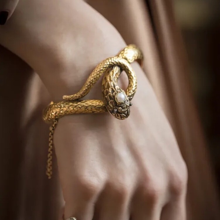 Luxury Brand Designer Jewelry Magic Snake! Medieval Cleopatra Pet Spirit Snake Bracelet Vintage High-Value Elegant Bracelet High-End Feel Bracelet