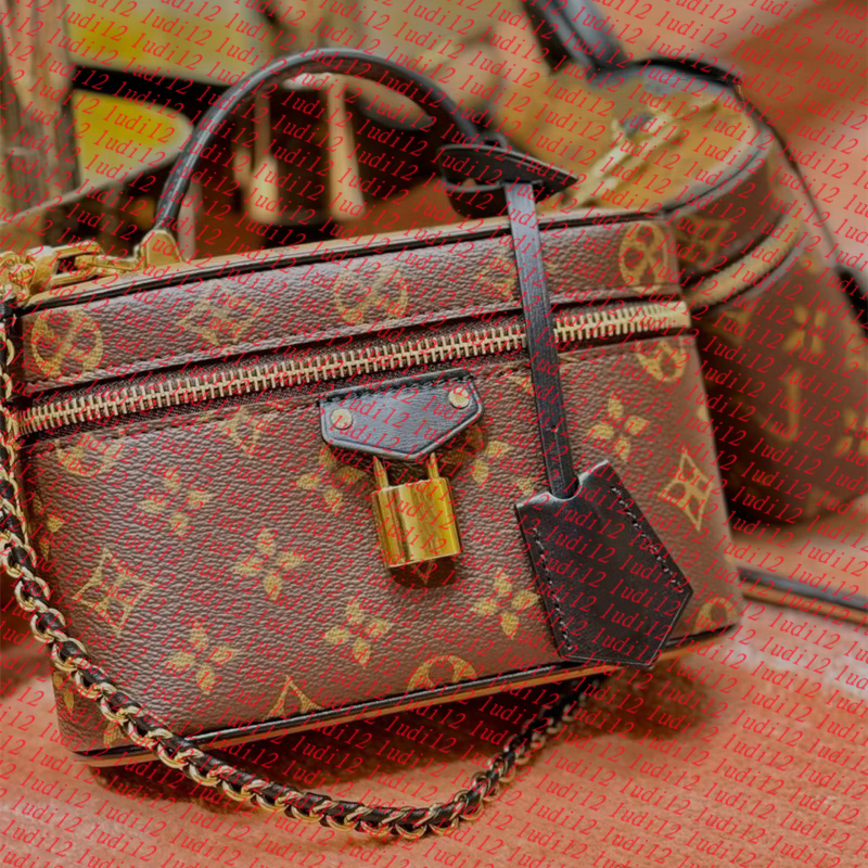 2026 Designer bag Luxury shoulder bag vanity bag handbags Fashion toiletry pouch women Crossbody Satchel lady clutch trunk cosmetics bag chain design embossed bag