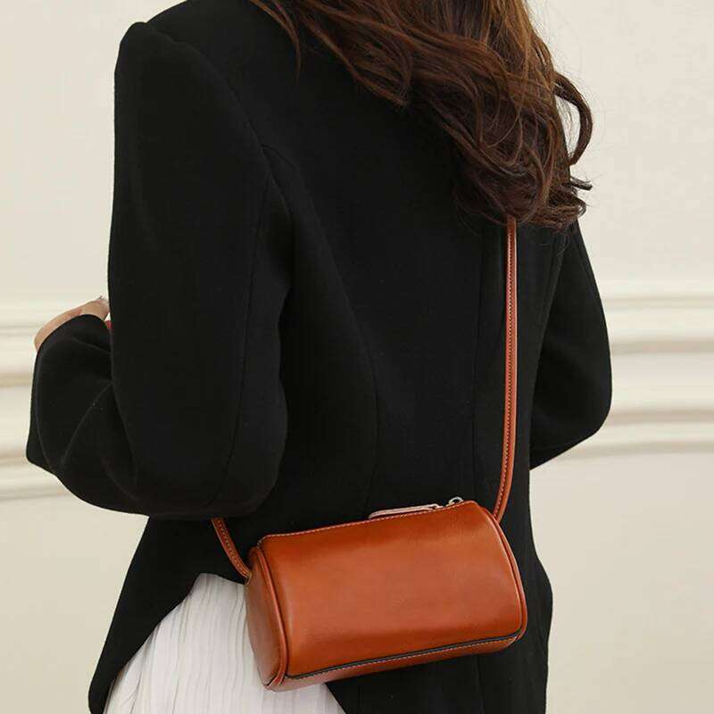 Cowhide Female 2025 New Summer Genuine Leather Mobile Phone Shoulder Messenger Women Pillow Mini Small Bag