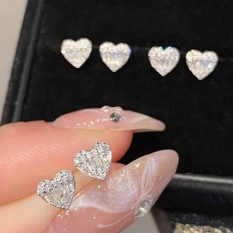 RUYI Unique Diamond Earrings 14K White Gold Lab Diamonds Earring Studs VVS Diamond Heart Shape Earrings