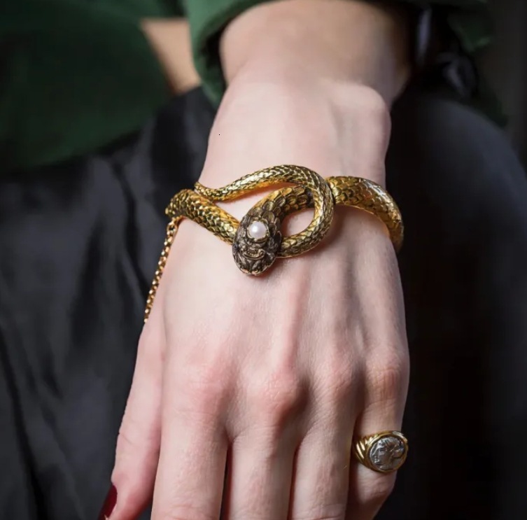 Luxury Brand Designer Jewelry Magic Snake! Medieval Cleopatra Pet Spirit Snake Bracelet Vintage High-Value Elegant Bracelet High-End Feel Bracelet