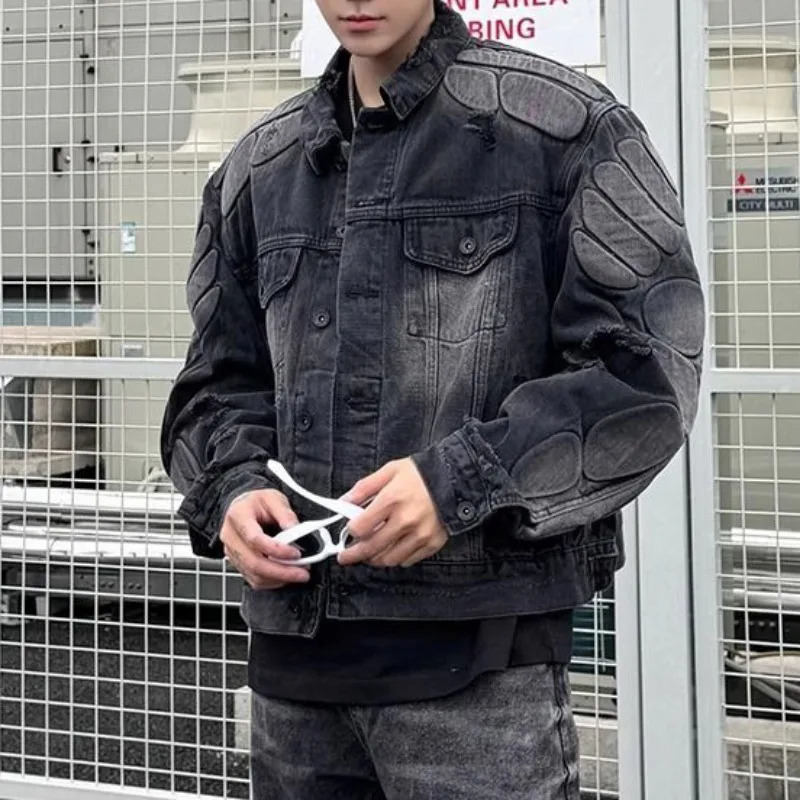 American Loose Hole Denim Jacket Mens Spring Broad Shoulder Rugged Handsome Coat Armor Design Motorcycle Jean Streetwear 250819