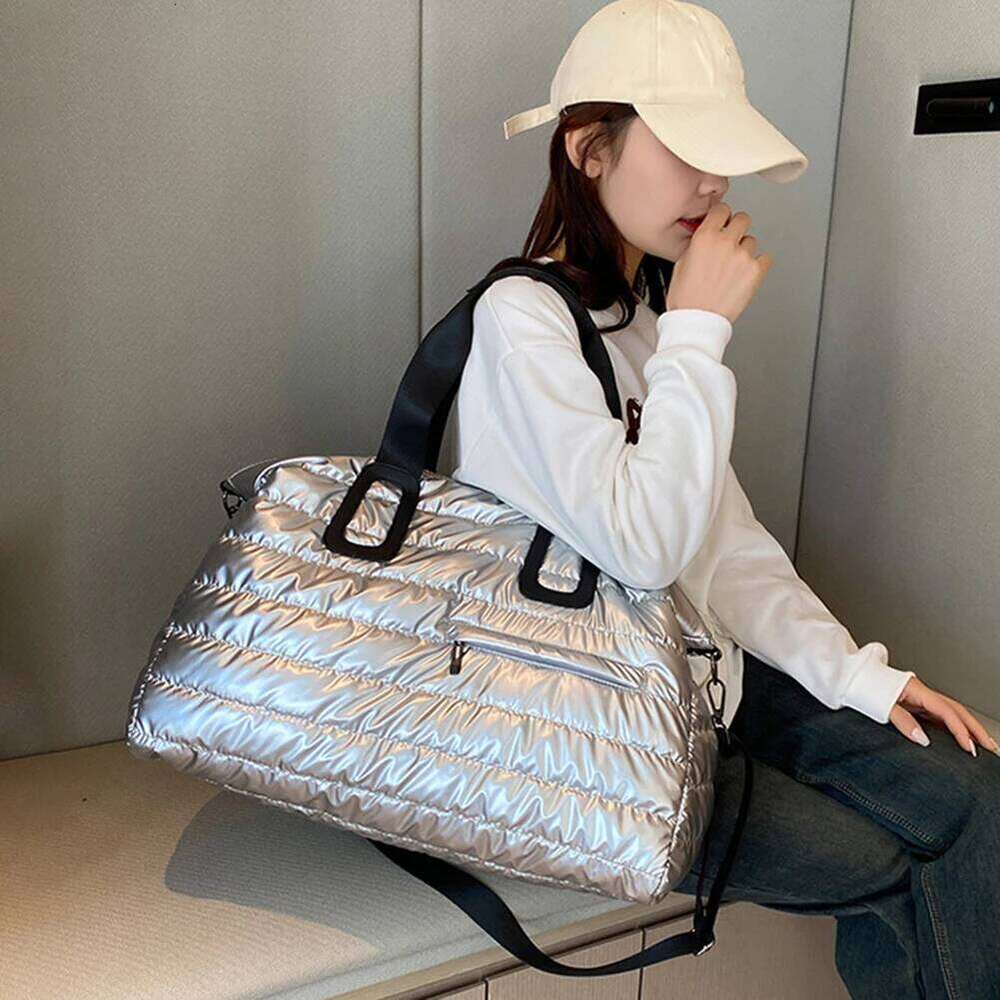 Wet Dry Separation Weekend Handbags Large Capacity Quilted Multifunctional Nylon Messenger Bag Waterproof For Gym Sports